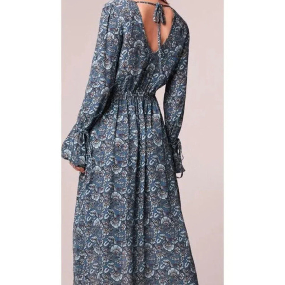 Boho Chic Blue Floral High-Low Wrap Dress With Long Sleeves & V-Neckline - Picture 5 of 11